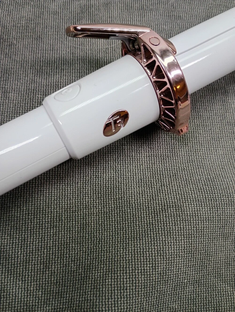 T3 Micro Twirl 360 Curling Iron White Rotating